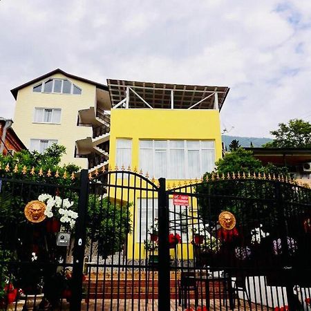 Anna-Saria Guest House Gagra Exterior photo