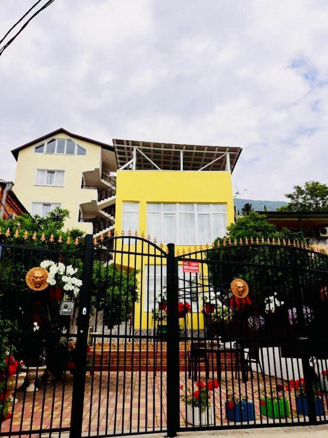 Anna-Saria Guest House Gagra Exterior photo